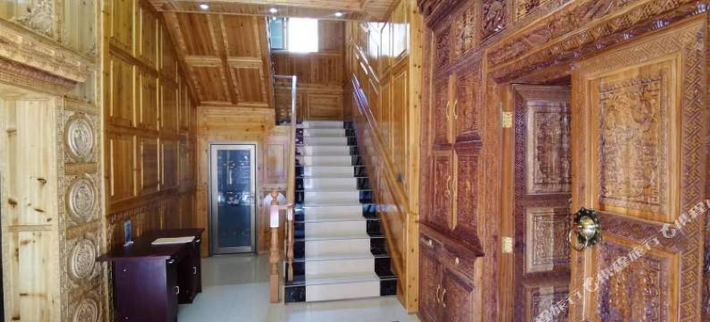 巴塘雄孔温泉民宿图片