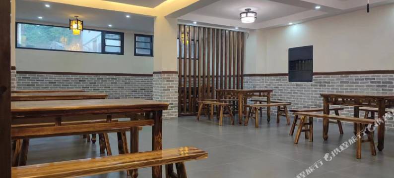 神农架依山小楼民宿(大九湖坪阡古镇店)图片