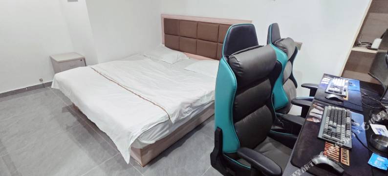 捷豹电竞民宿(湖北工业大学店)图片