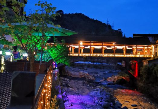 Xiling Snow Mountain Yuanshan Hostel Hotel Overview