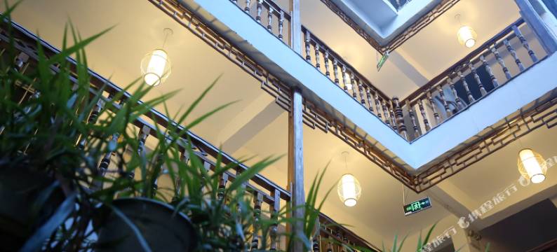 青荷民宿(凤凰古城虹桥店)图片