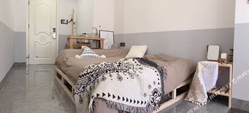 鹿百万吖公寓(和靖路1号分店)图片