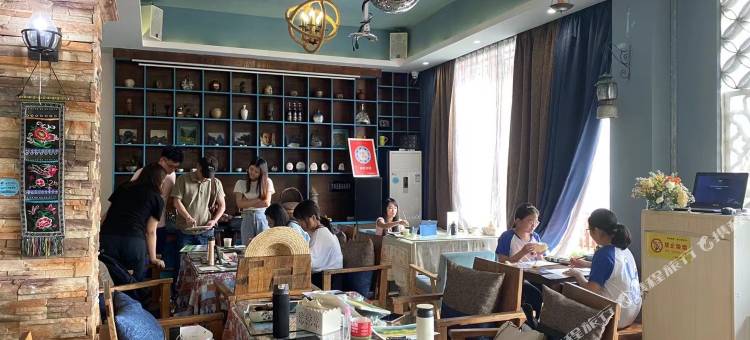 丹霞山丹霞印象连锁客栈(艺术家店)图片