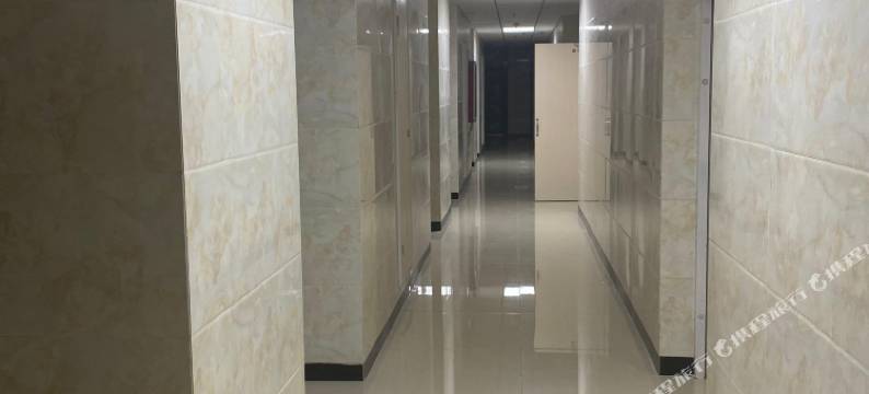 Romance is here 油画设计美宿图片