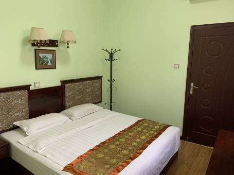 西安大润发快捷酒店