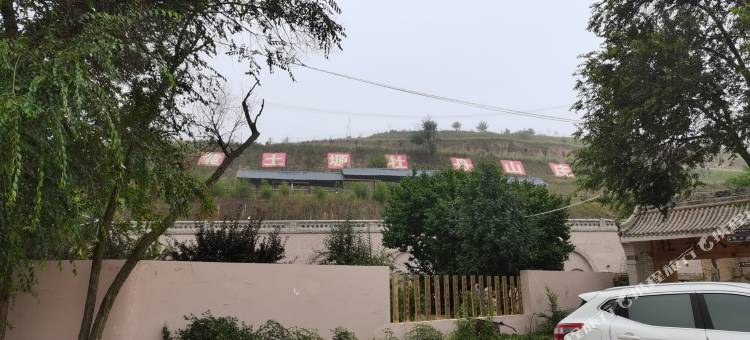 固原黄土塬牡丹山庄图片