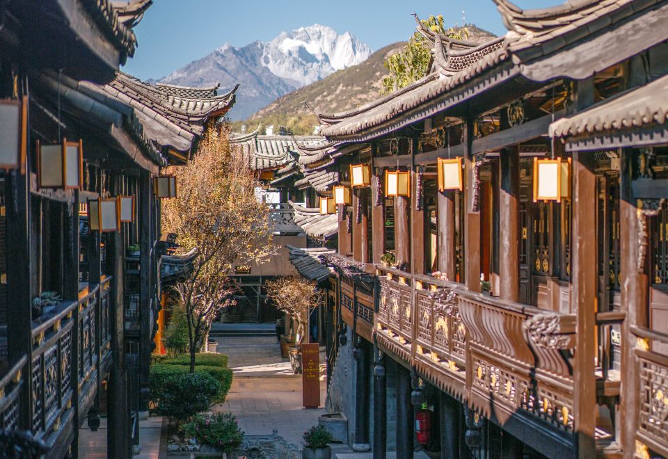 丽江多弗度假酒店外景图