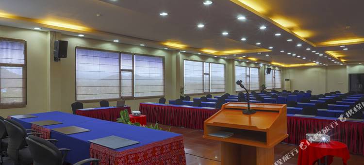 科莫多弗洛雷斯套房酒店(The Jayakarta Suites Komodo Flores)图片