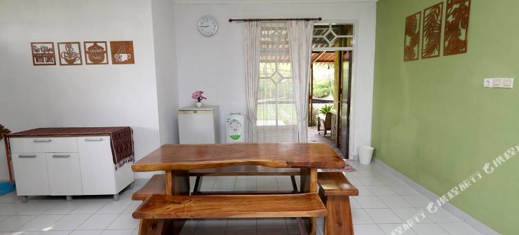 带游泳池的Villa ChavaMinerva Hanni Ciater(Villa ChavaMinerva Hanni Ciater with Pool)图片