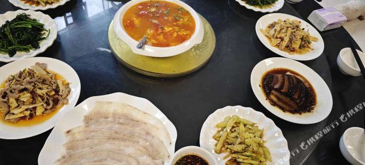 宜宾聚闲山庄图片