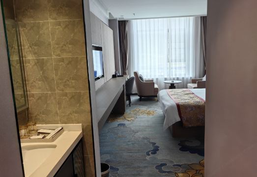 Lari Grand Hotel Hotel Overview