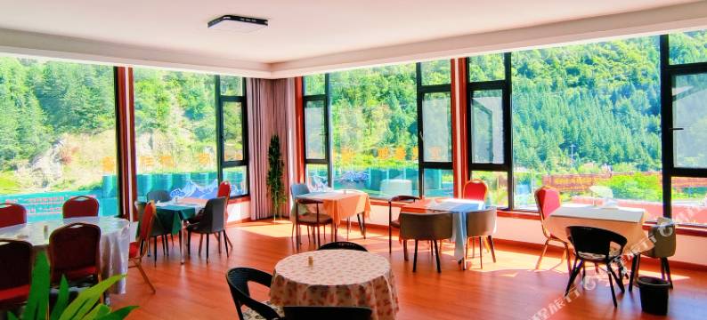 马尔康东豪酒店图片