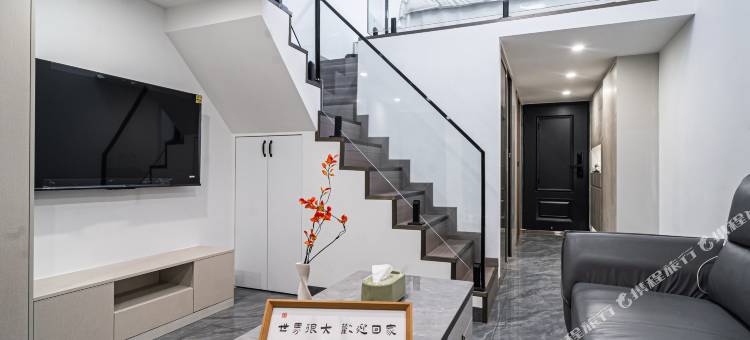 铂金轻奢Loft影院酒店(江铃地铁站店)图片