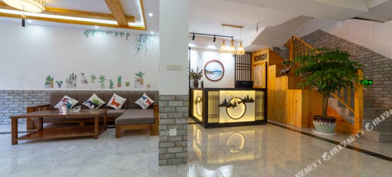 西江千户苗寨泉源居客栈(观景台店)图片