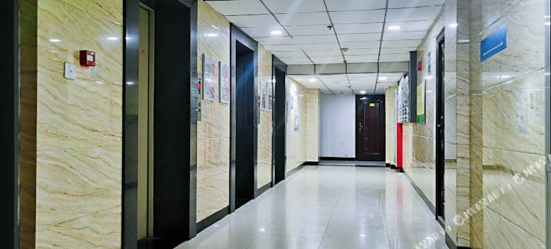 西港酒店(西安万象城电视塔地铁站店)图片