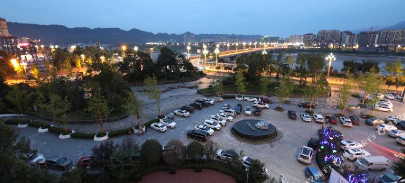 雅安心也私享酒店(正黄时代天街店)图片