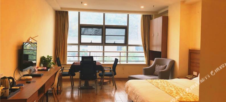 本色现代商务酒店(宜昌三峡大学店)图片