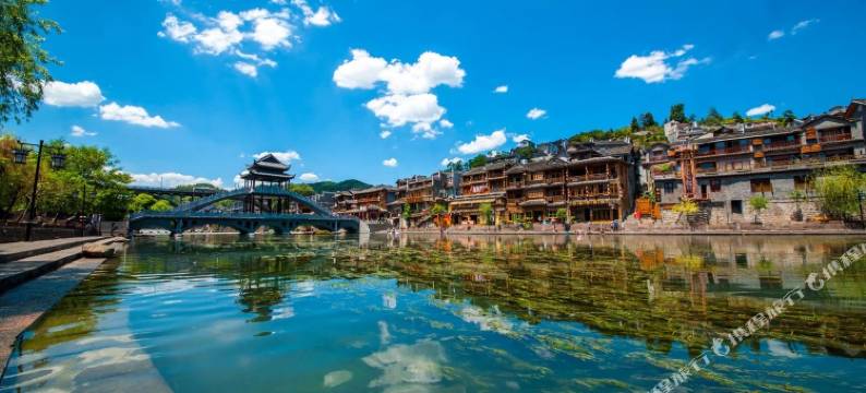 凤凰梦圆小筑江景民宿图片