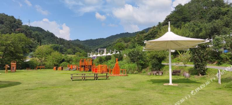 新县大别山露营公园酒店图片