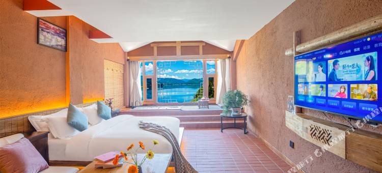 泸沽湖德央度假山庄图片