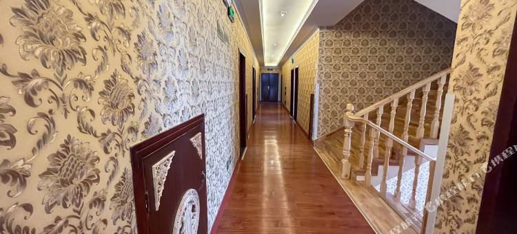 松潘嘉果仓酒店(黄龙九寨高铁站店)图片