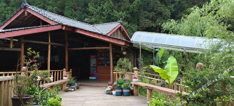 邛崃清荷山房民宿图片