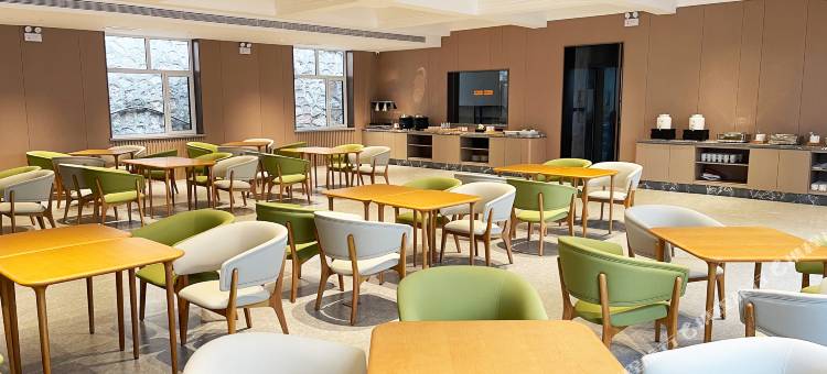 睿柏·云酒店(邯郸武安邯武快速路店)图片