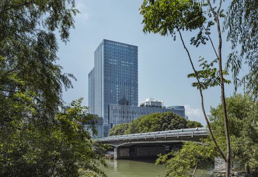 Four Seasons Hotel Hangzhou at Hangzhou Centre Hotel Overview