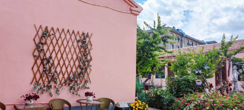 特克斯春舍民宿(八卦城之夜店)图片