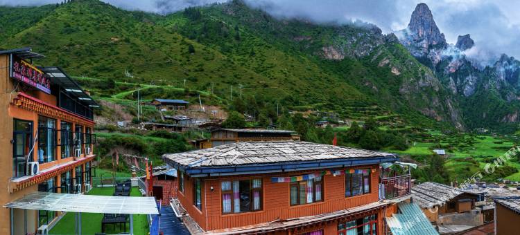 Tibetan·Style 邂逅扎尕那·云山居｜晨曦民宿图片