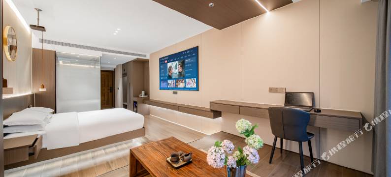 华菲云端江景酒店(重庆观音桥北滨一路店)图片