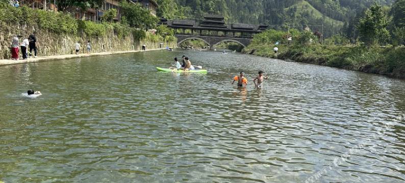 小丹江苗寨夏悦美宿图片