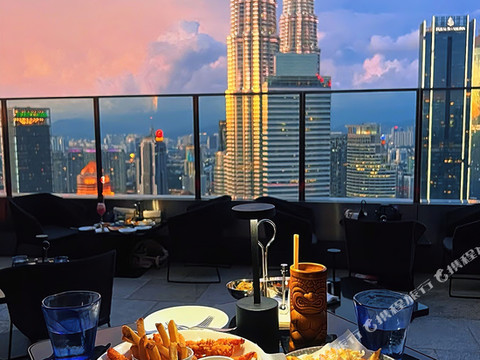 熙熙里·观景酒店(兰州万达茂奥体中心地铁站店)