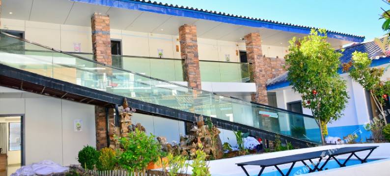 泸沽湖澜泊湾度假庭院图片