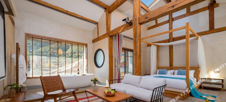 泸沽湖子悦山舍客栈图片