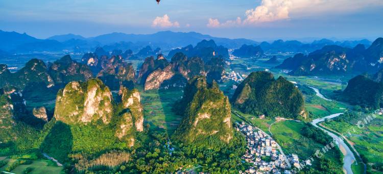 英德星址酒店(英西峰林小镇店)图片