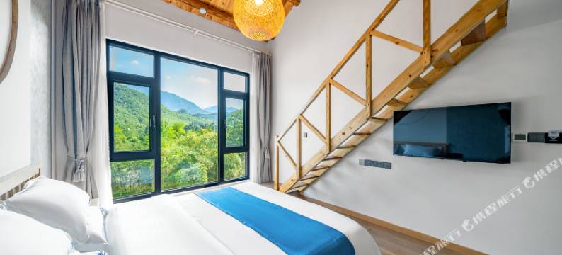 安吉比邻泳池度假民宿(余村两山景区店)图片