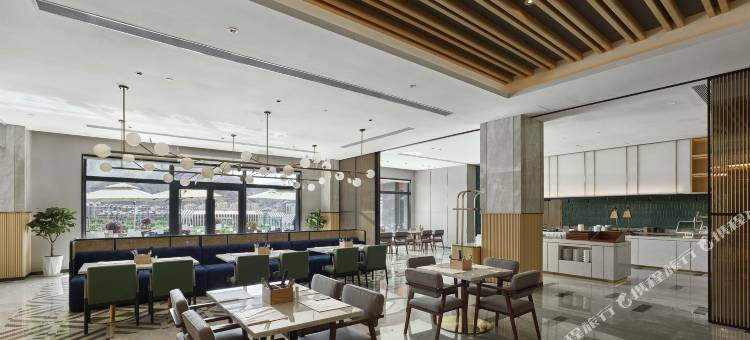 拉萨天峰希尔顿花园酒店图片