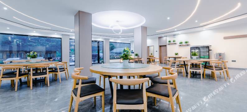 西岭雪山云上小筑民宿图片