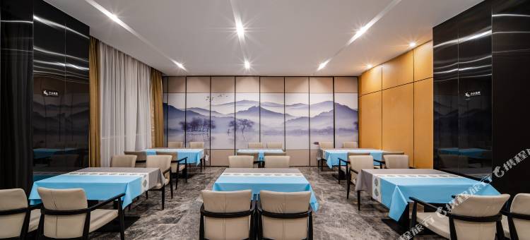 七摄藏乡酒店(康定新都桥摄影天堂小镇店)图片