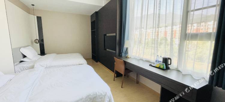 如家UP华驿元素精品酒店(万源火车站店)图片