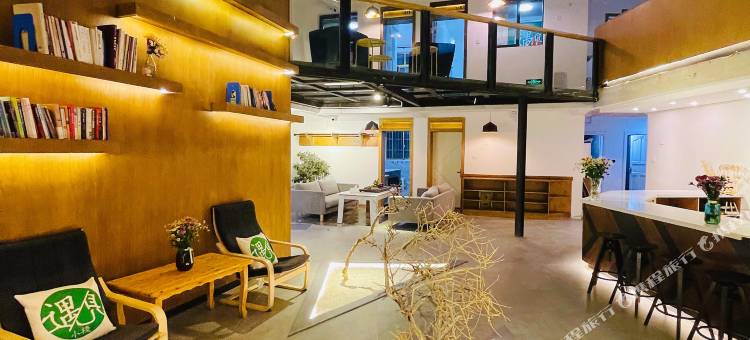 日咖夜酒・遇见藏地・青年旅舍(大昭寺布达拉宫观景店)图片