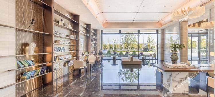 荆州火车站武德路亚朵酒店图片