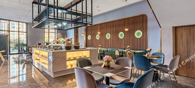 亦岚酒店(林芝市幸福小区湿地公园店)图片