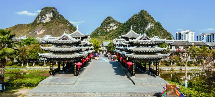 雅美途酒店(靖西绣球大道锦绣古镇店)图片