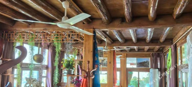 得荣阳达观景酒店(瓦卡店)图片