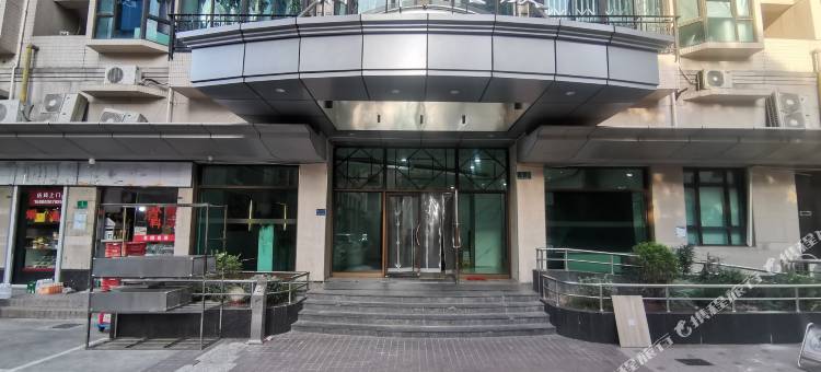 尤家青年旅舍(上海第九人民医院西藏南路地铁站店)图片