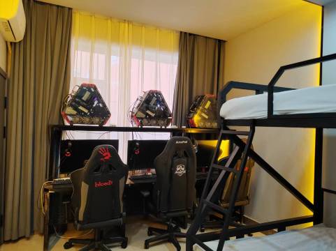 佳利电竞民宿(通化集贸步行街店)