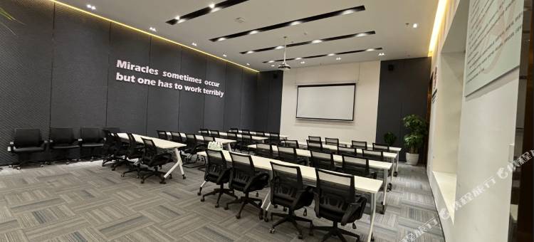 丽橙酒店·智(西安科技大学雁塔校区太乙路地铁站店)图片