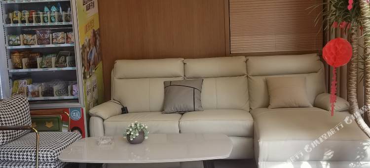 腾冲浅山临湖温泉民宿(东湖公园闫家塘美食城店)图片